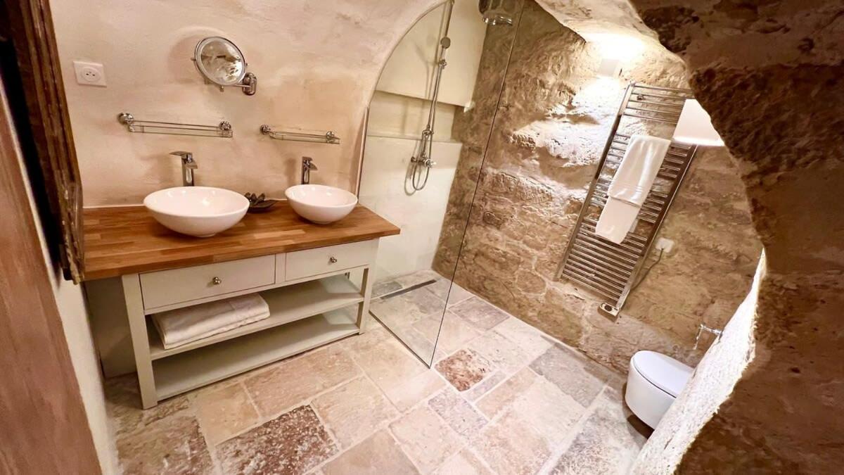 Apartment Serenity, Meditation At Notre Dame *